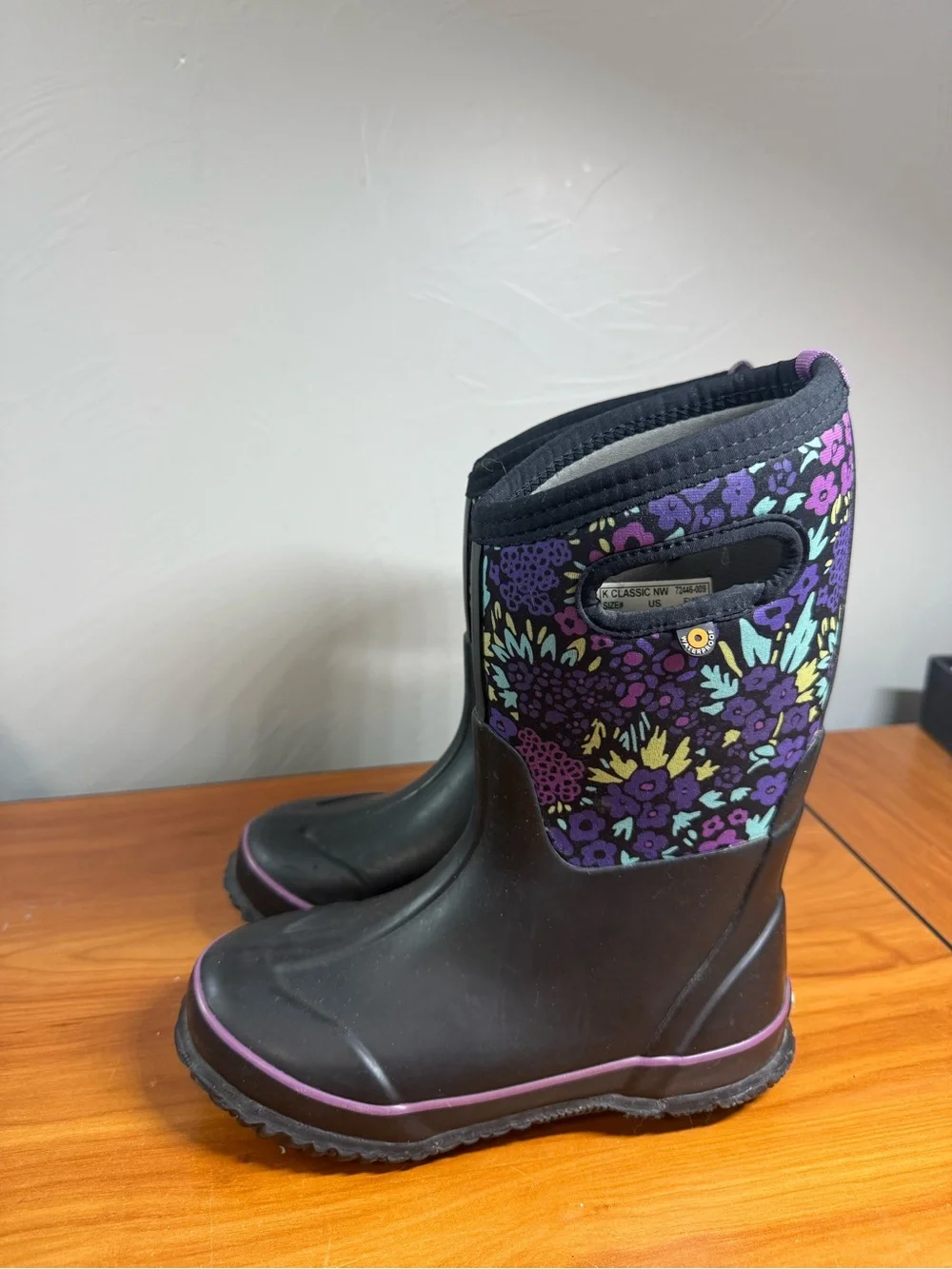 Kids' Bogs Classic Northwest Garden Black Multi Pull On Snow Rain Chore Boot Y3
